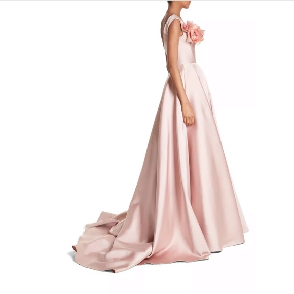 Marchesa Gown 💃💕 $7,000 - Picture 4 of 7